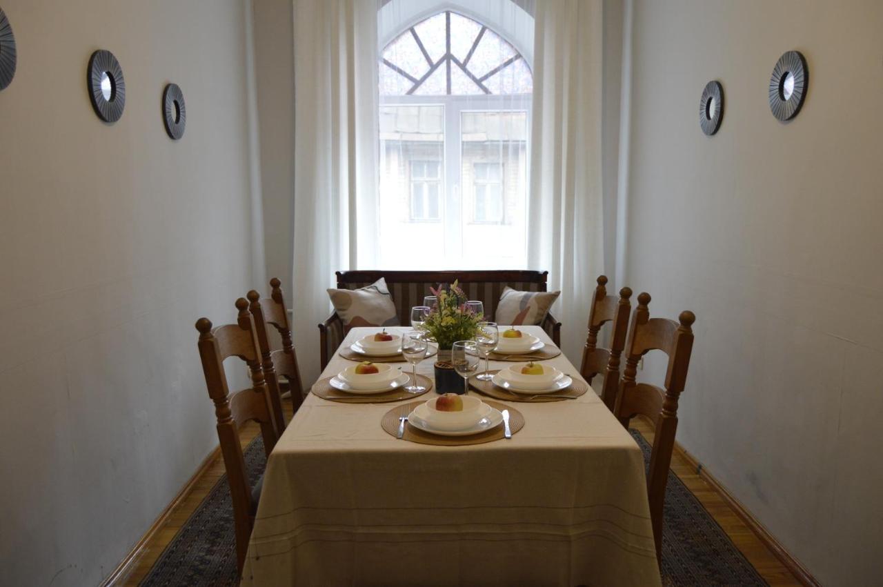 Unique Spacious Classic 3 Bedroom Midtown Apartment ! Billiard Room ! Riga Exterior photo