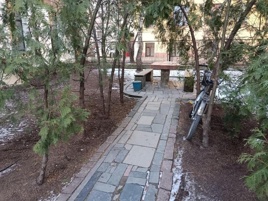 Unique Spacious Classic 3 Bedroom Midtown Apartment ! Billiard Room ! Riga Exterior photo