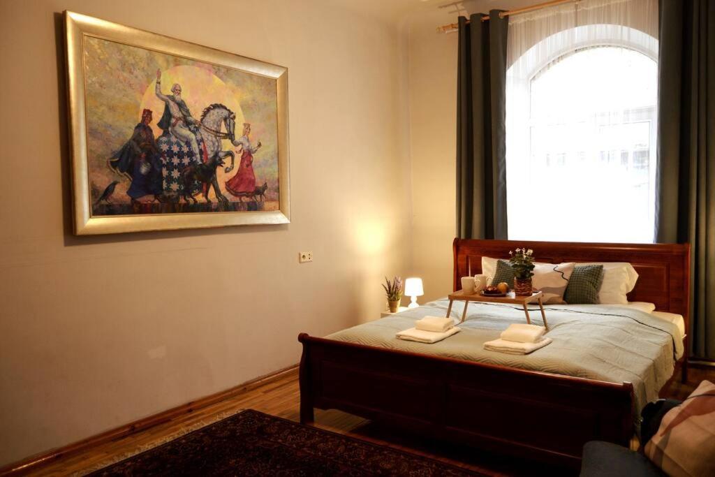 Unique Spacious Classic 3 Bedroom Midtown Apartment ! Billiard Room ! Riga Exterior photo