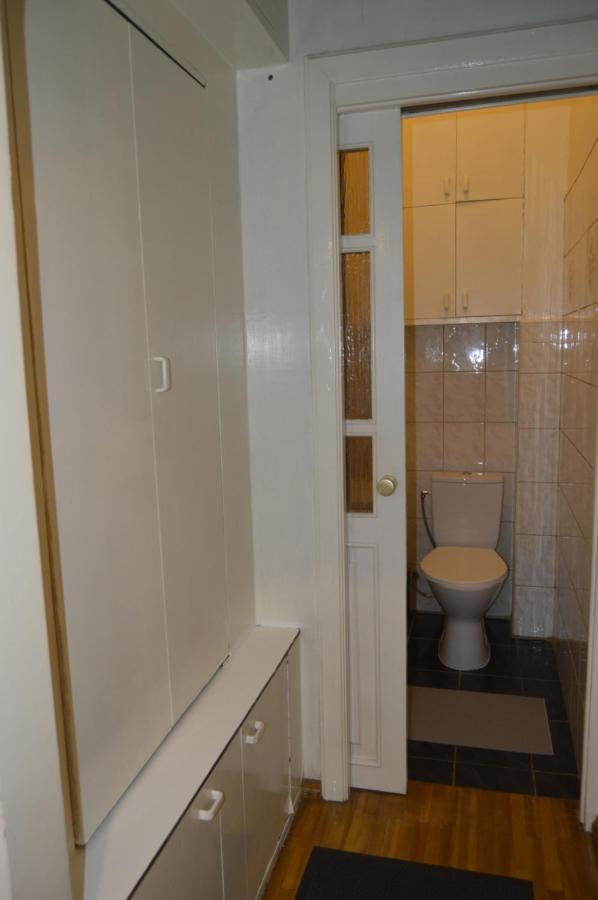 Unique Spacious Classic 3 Bedroom Midtown Apartment ! Billiard Room ! Riga Exterior photo